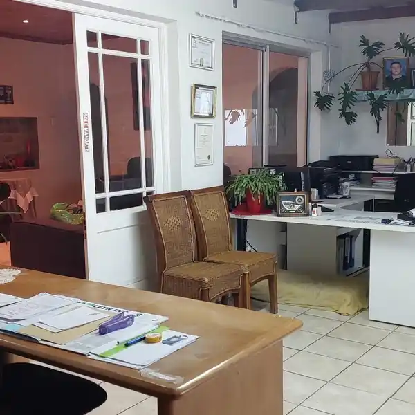 EQUESTRIAN ESTATE WITH COASTAL CHARM