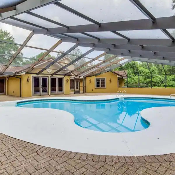 JAW-DROPPING ESTATE WITH DESIGNER POOL