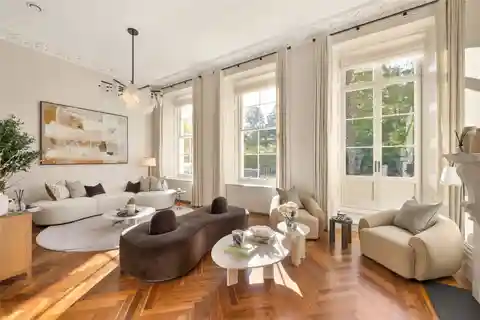 Exquisite Triplex Maisonette
