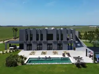 Four-Room House for Sale at Cañuelas Buenos Aires