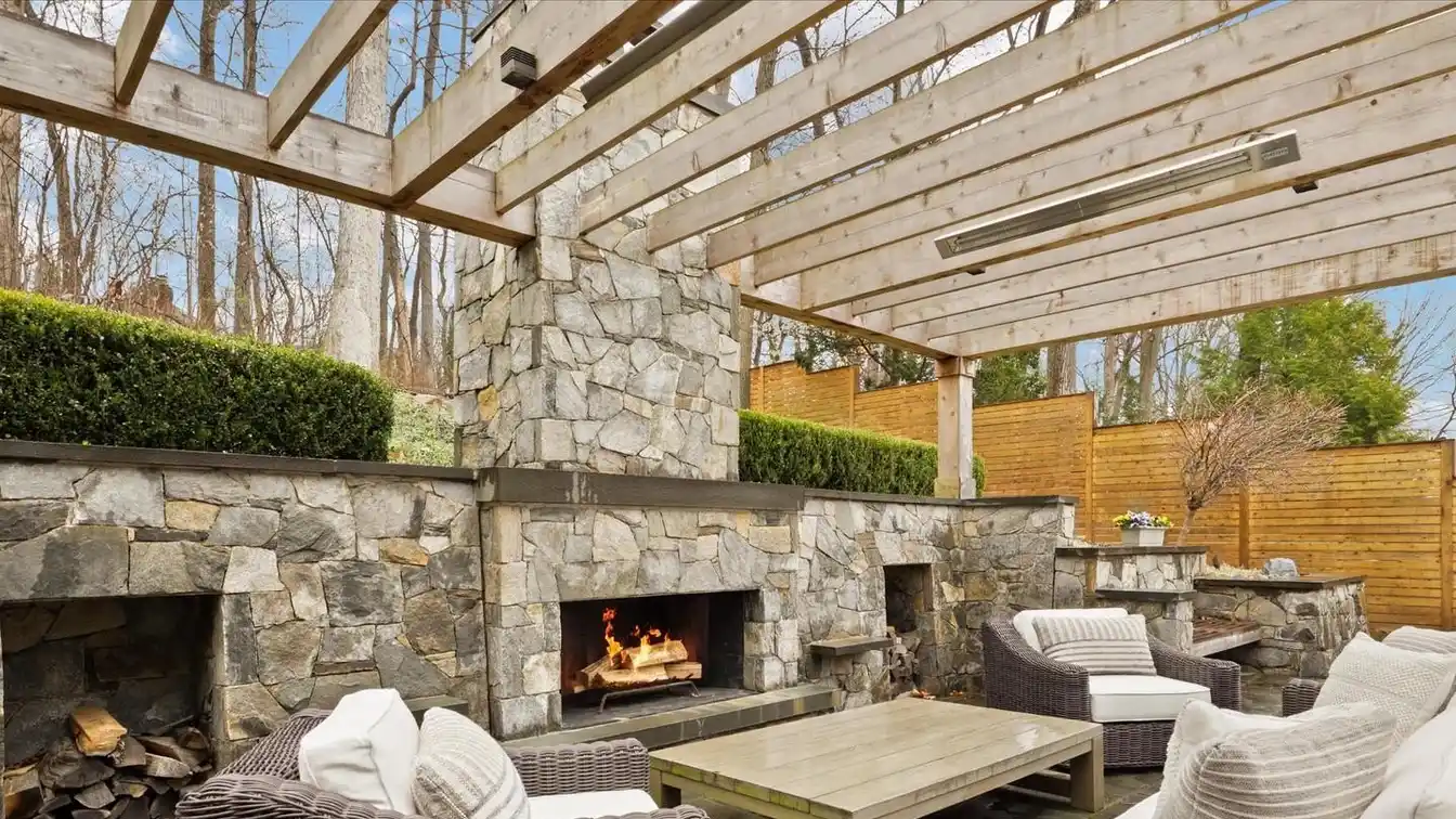 Private Retreat with River Views