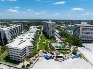 Ground Floor Condo in the Sarasota Surf & Racquet Club