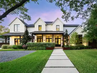 Stylish Home with Designer Wall Coverings