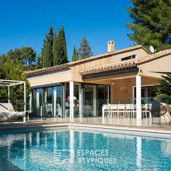 REFINED VILLA WITH OUTDOOR KITCHEN AND BOULES COURT