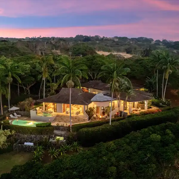 THE PINNACLE OF HAWAII LUXURY LIVING