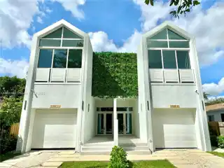 Brand New Townhouse Near Design District