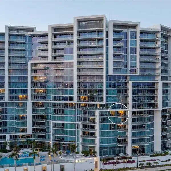 EXQUISITE RESIDENCE WITH A BREATHTAKING VIEW