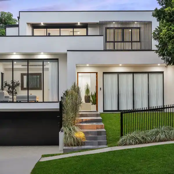 EXQUISITE NEW HOME