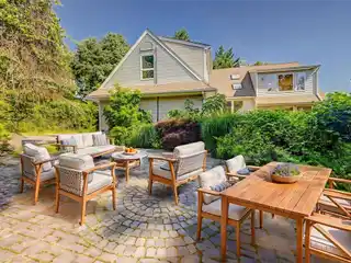 A Unique Blend of Serenity and Style