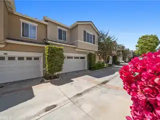 Fully Remodeled Beach-Close Home