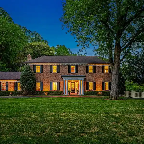 FLAWLESS HOME WITH HEATED SALTWATER POOL