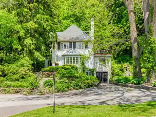 Like a Luxurious Nature Retreat with Urban Convenience
