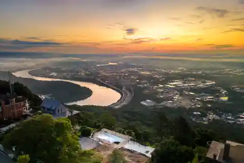 1107 E Brow Road, Lookout Mountain, Tn