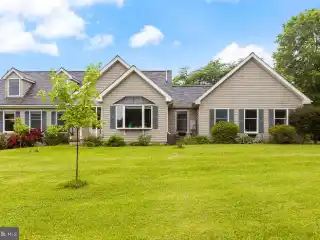 Farm-Ready Retreat with Modern Comforts