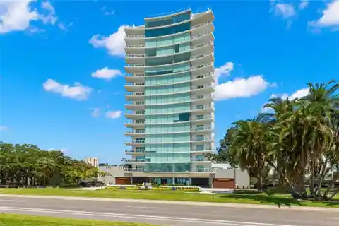Luxury Living in the Sanctuary on Bayshore