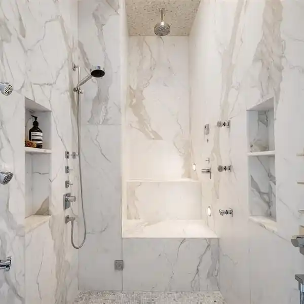 IMPECCABLE LUXURY PENTHOUSE WITH SWEEPING VIEWS