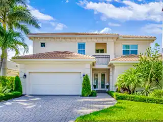 Elegant Golf Course Estate with Immediate Full Golf Membership