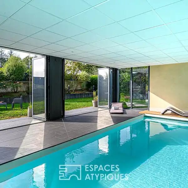 SUMPTUOUS ARCHITECT-DESIGNED HOUSE