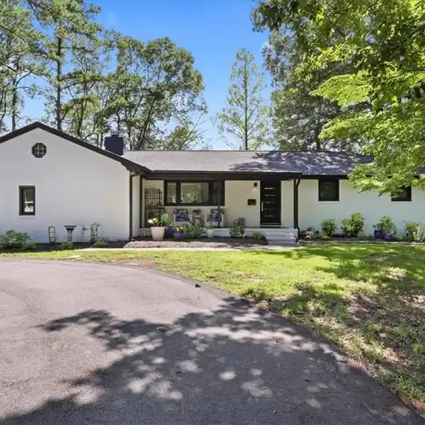 SECLUDED RANCH RETREAT WITH PRIVATE PIER AND DECK