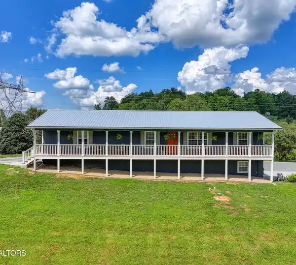 LOVINGLY RENOVATED EAST TENNESSEE HOMESTEAD