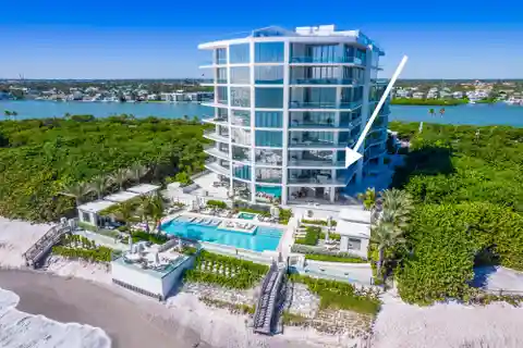 Luxurious Designer Residence at the Prestigious Seaglass Condominium
