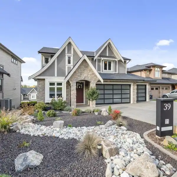 EXECUTIVE HOME IN HYDE CANYON