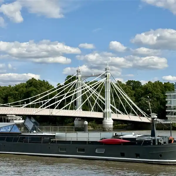INCREDIBLE RIVERBOAT AT CADOGAN PIER