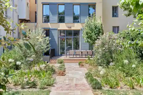 Elegant Property in a Beautiful Garden Setting