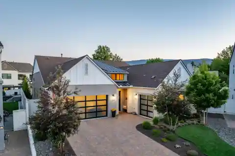 Single-Level Luxury Living in the Iconic Rancharrah Estate