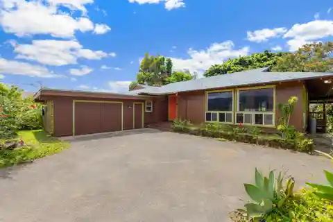 Panoramic Mountain Views on Nearly Half an Acre