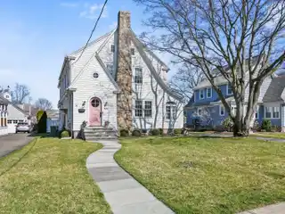 Cottage Modern Colonial