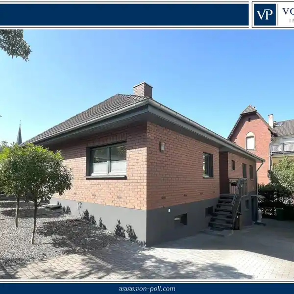 MODERN AND UPDATED BUNGALOW CLOSE TO DOWNTOWN BENSHEIM!