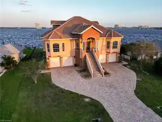 Riverside Retreat Estate