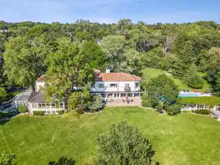 Sprawling Secluded Oasis