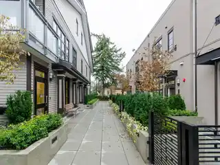 Luxury Townhome in Arbutus Ridge
