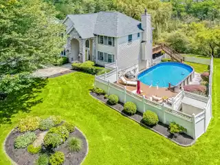 Modern Lake Retreat in Raibow Lakes