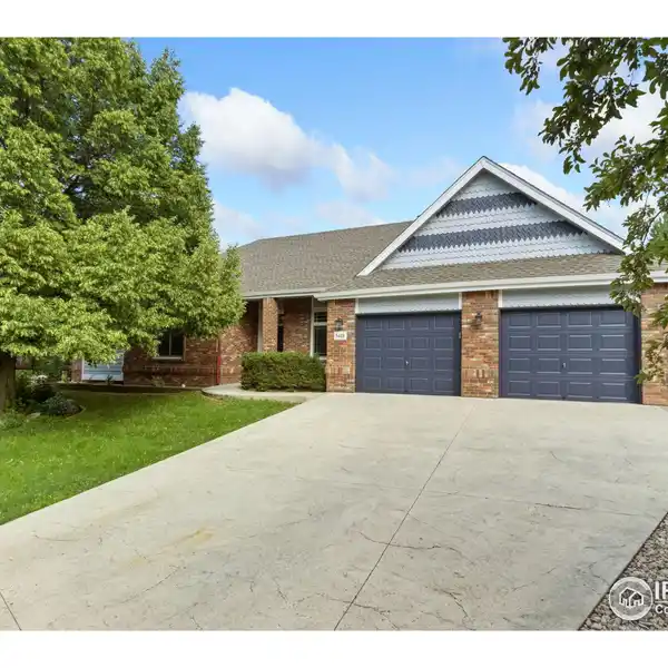 BEAUTIFULLY MAINTAINED RANCH-STYLE HOME