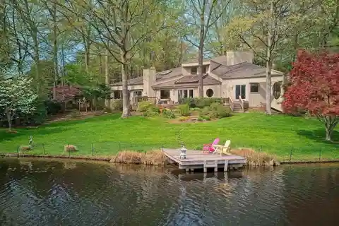 Custom Contemporary on Lake Newport