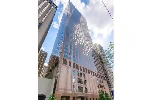 Magnificent Mile Luxury with Endless Lakefront Vistas