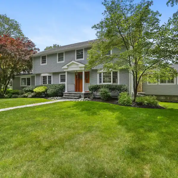 RESORT-STYLE WATERFRONT LIVING ON DOGWOOD LAKE