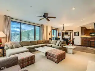 Ski-in Corner Luxury with Mountain Views