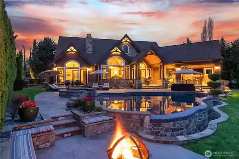 Luxury Waterfront Estate in Twin W