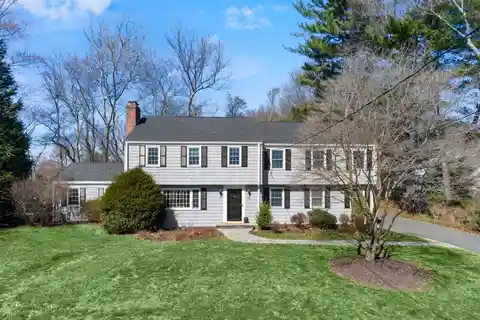 Gorgeous Home Blending Style and Comfort