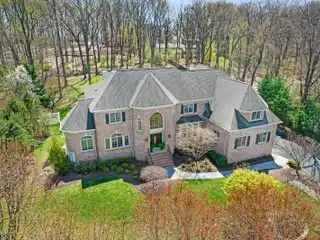 Unparalleled Luxury and Refined Living