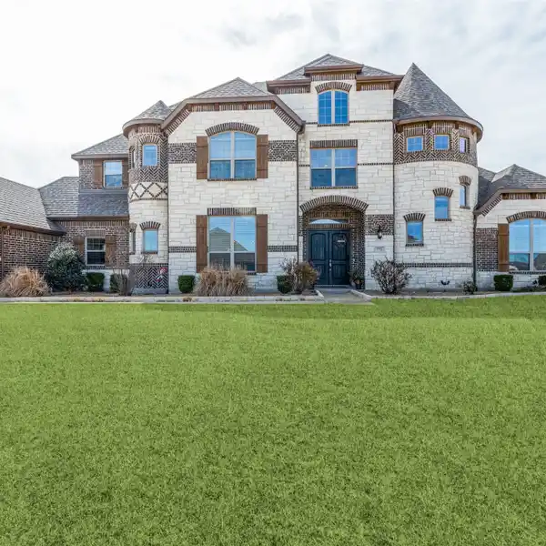 EXCEPTIONAL HOME ON A FULL ACRE