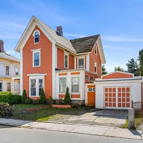 STATELY IN-TOWN RESIDENCE