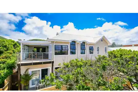 Coastal Retreat Near Pristine Beaches