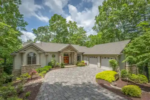 Privacy and Comfort with Mountain Charm