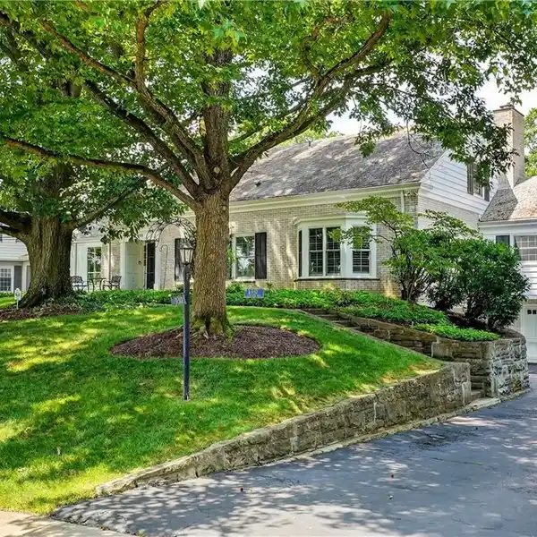 TIMELESS WHITE BRICK CAPE COD