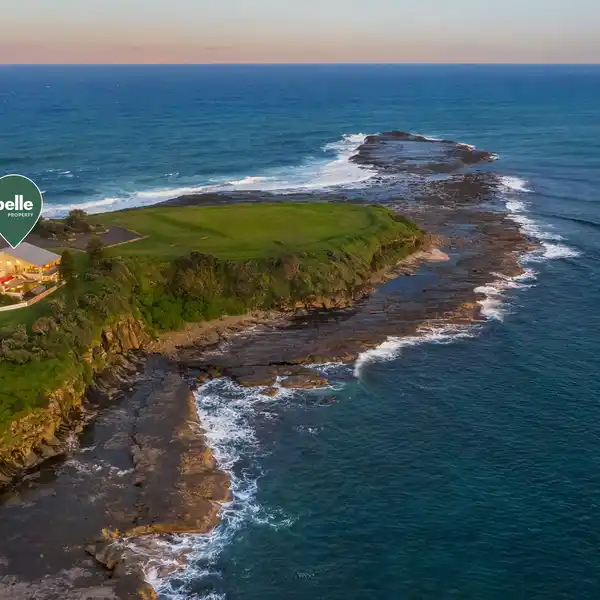 COASTAL MAJESTY ON GERROA HEADLAND